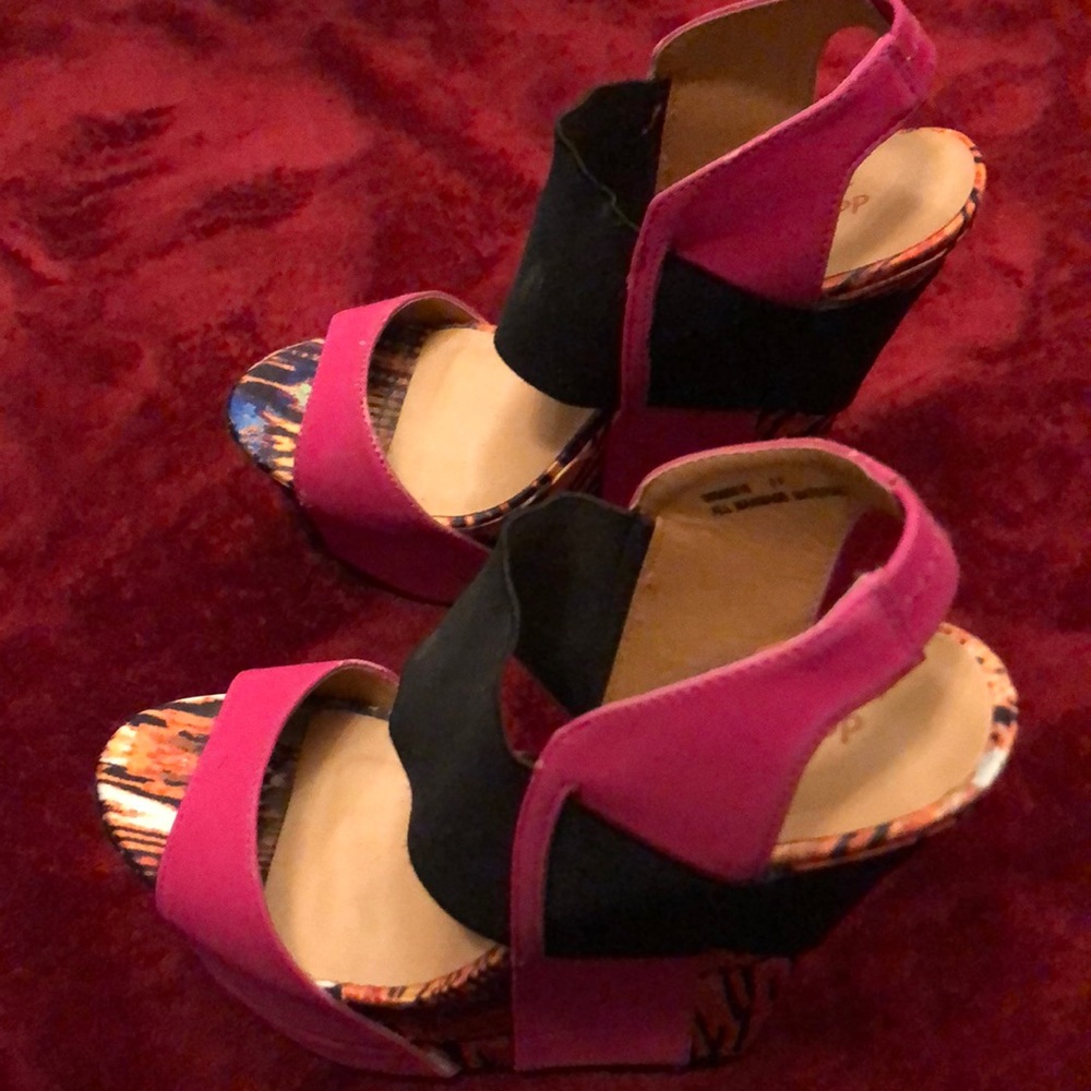 6.5 Dollhouse pink wedges, open toe